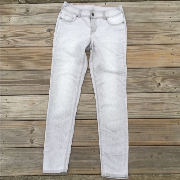 Maurices Denim - Maurice’s light Gray Skinny Jeans medium